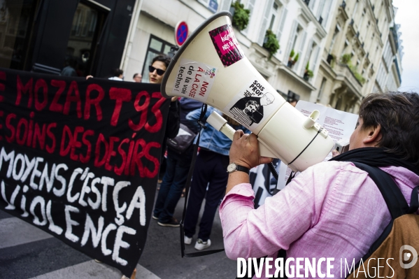 Rassemblement d enseignants en grève.