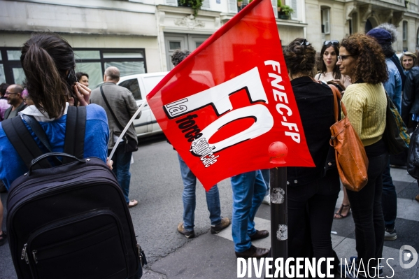 Rassemblement d enseignants en grève.