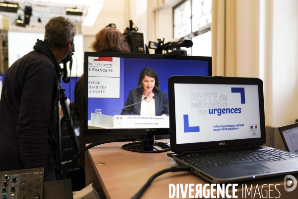 Agnès BUZYN présente son pacte de refondation des urgences aux partenaires sociaux et à la presse.