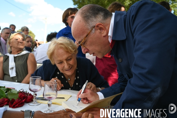 Bernard Cazeneuve à la fête de la rose de Maraussan