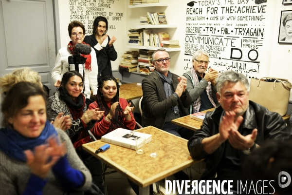 Dites le avec un livre