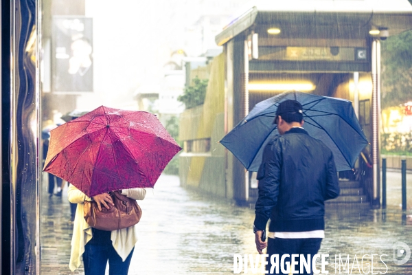 La couleur de la pluie a HONG KONG.