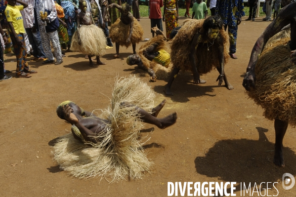 TOGO : Culte vaudou du dieu guerrier KOKOU