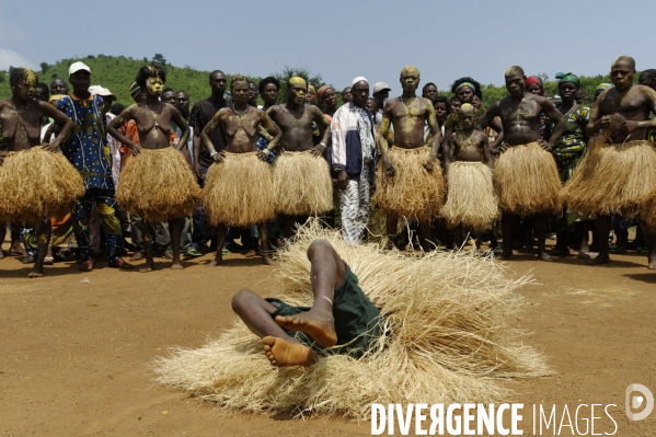 TOGO : Culte vaudou du dieu guerrier KOKOU