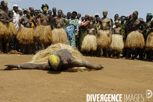 TOGO : Culte vaudou du dieu guerrier KOKOU