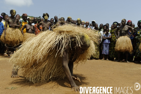 TOGO : Culte vaudou du dieu guerrier KOKOU