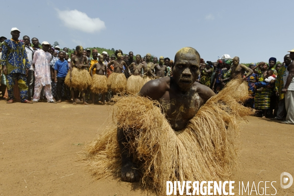 TOGO : Culte vaudou du dieu guerrier KOKOU