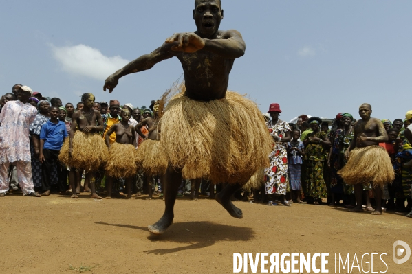 TOGO : Culte vaudou du dieu guerrier KOKOU