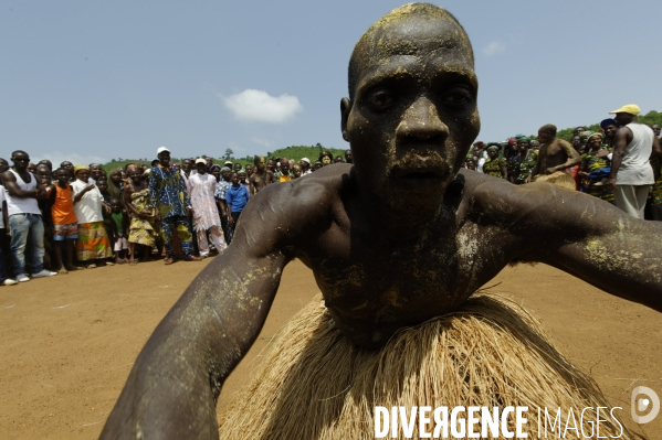 TOGO : Culte vaudou du dieu guerrier KOKOU