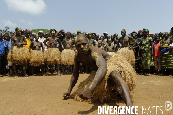 TOGO : Culte vaudou du dieu guerrier KOKOU