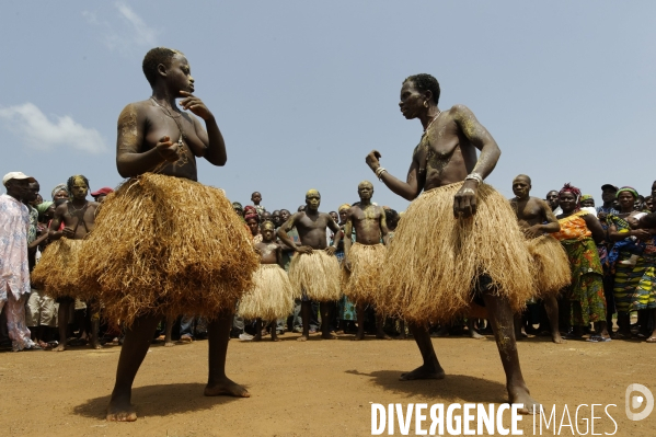 TOGO : Culte vaudou du dieu guerrier KOKOU