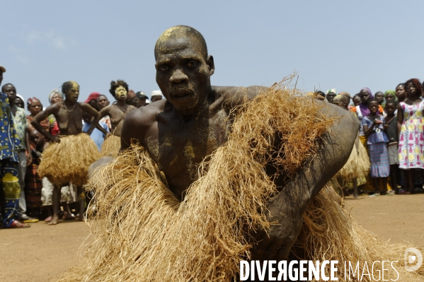 TOGO : Culte vaudou du dieu guerrier KOKOU