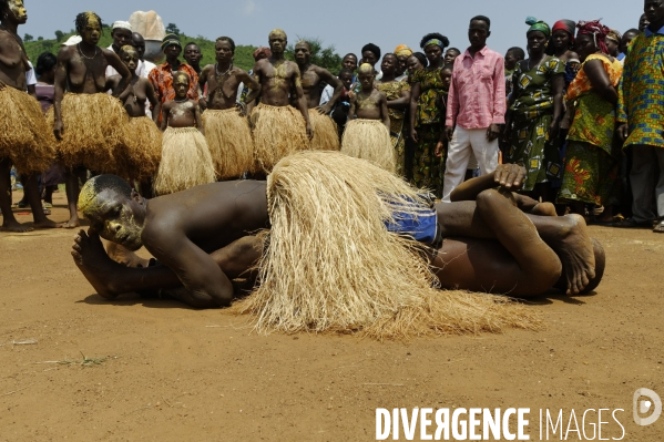 TOGO : Culte vaudou du dieu guerrier KOKOU