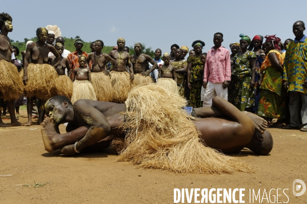 TOGO : Culte vaudou du dieu guerrier KOKOU