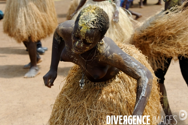 TOGO : Culte vaudou du dieu guerrier KOKOU