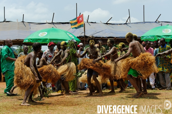 TOGO : Culte vaudou du dieu guerrier KOKOU