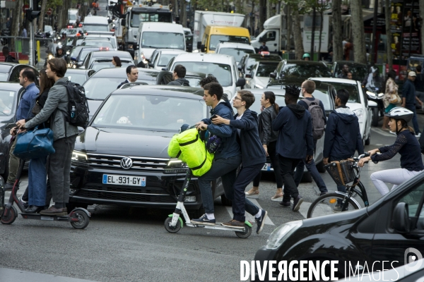 Le chaos des embouteillages dans Paris.
