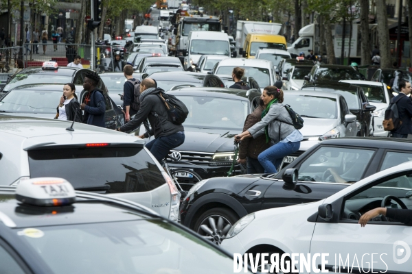 Le chaos des embouteillages dans Paris.