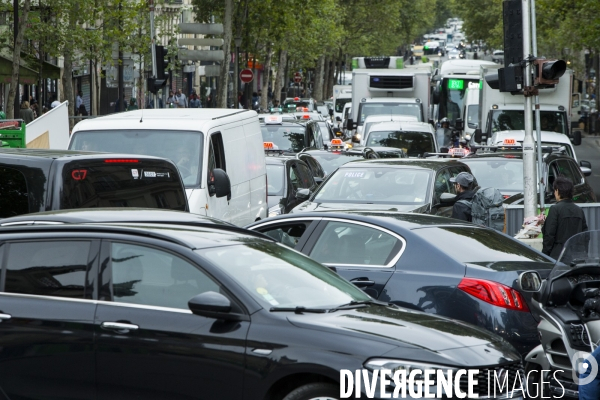 Le chaos des embouteillages dans Paris.