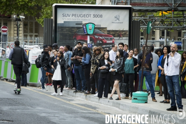 Le chaos des embouteillages dans Paris.