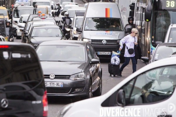 Le chaos des embouteillages dans Paris.