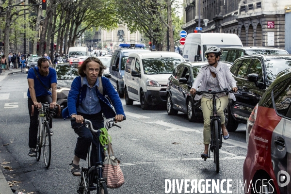 Paris - Mobilites douces par temps de particules fines