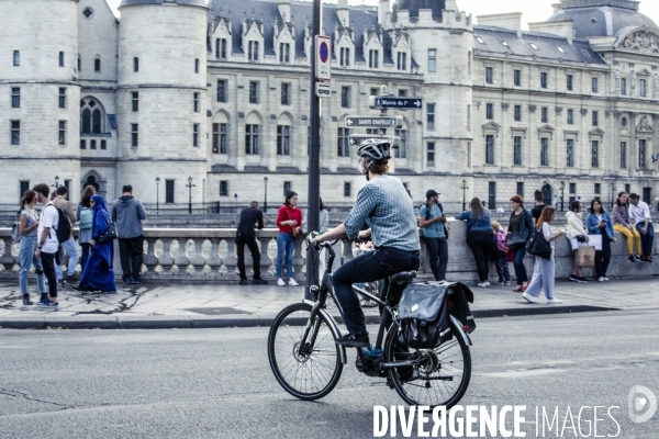 Paris - Mobilites douces par temps de particules fines