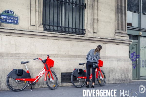 Paris - Mobilites douces par temps de particules fines
