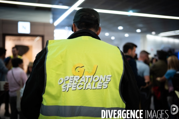 Manifestation des Gilets Jaunes à Orly contre la privatisation de ADP