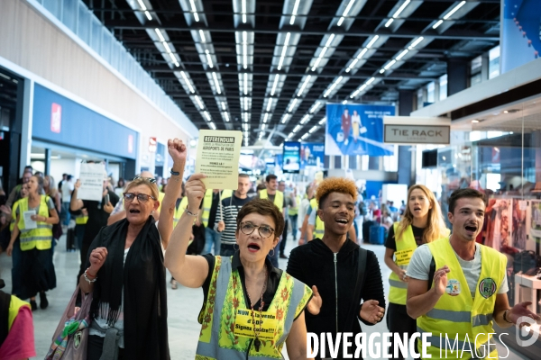 Manifestation des Gilets Jaunes à Orly contre la privatisation de ADP