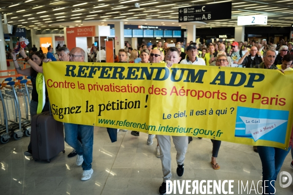 Manifestation des Gilets Jaunes à Orly contre la privatisation de ADP