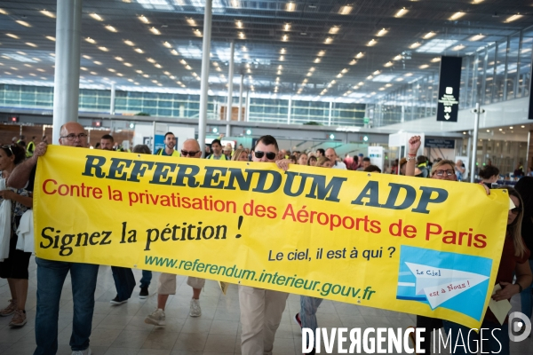 Manifestation des Gilets Jaunes à Orly contre la privatisation de ADP