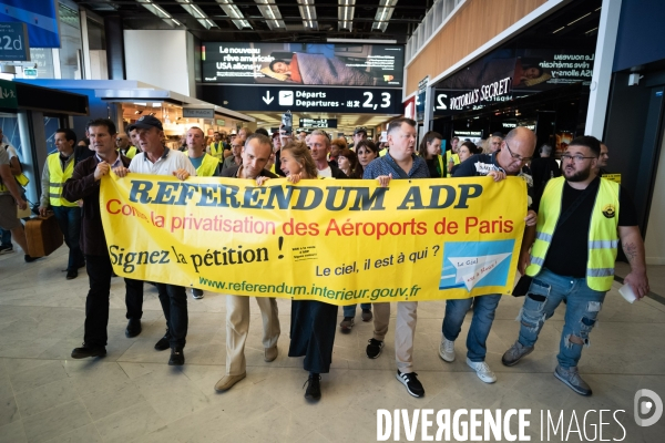 Manifestation des Gilets Jaunes à Orly contre la privatisation de ADP