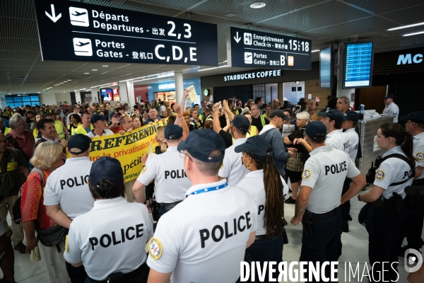 Manifestation des Gilets Jaunes à Orly contre la privatisation de ADP