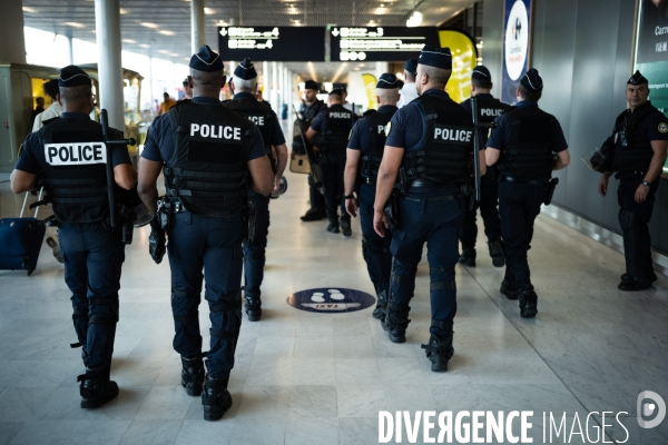 Manifestation des Gilets Jaunes à Orly contre la privatisation de ADP