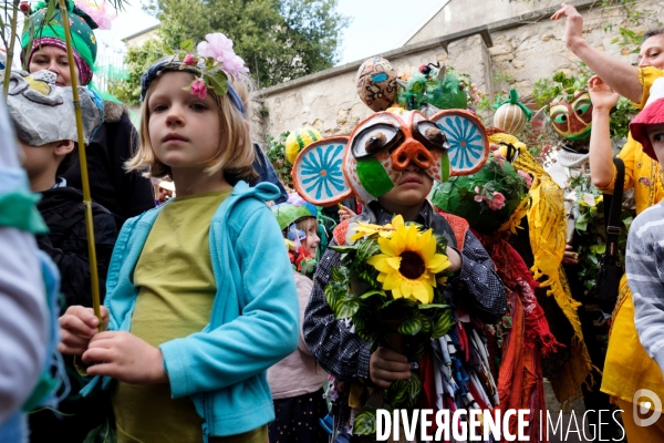 Le Carnaval Touf Ensemble contre les pesticides et les désherbants en ville # Acte 02