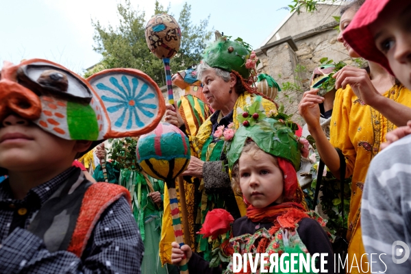 Le Carnaval Touf Ensemble contre les pesticides et les désherbants en ville # Acte 02