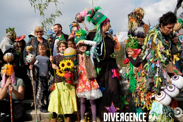 Le Carnaval Touf Ensemble contre les pesticides et les désherbants en ville # Acte 02