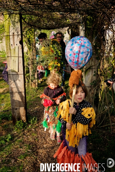 Le Carnaval Touf Ensemble contre les pesticides et les désherbants en ville # Acte 02