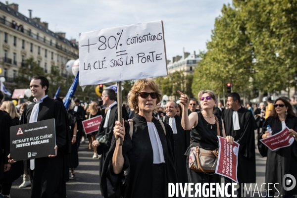 Manifestation des professions libérales contre le régime de retraites universel