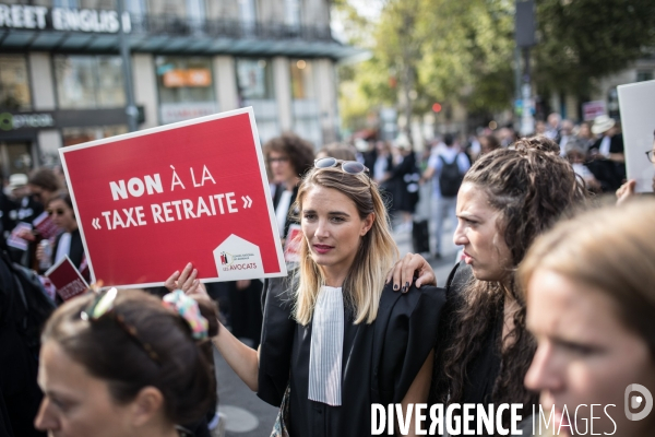 Manifestation des professions libérales contre le régime de retraites universel