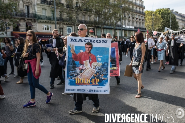 Manifestation des professions libérales contre le régime de retraites universel