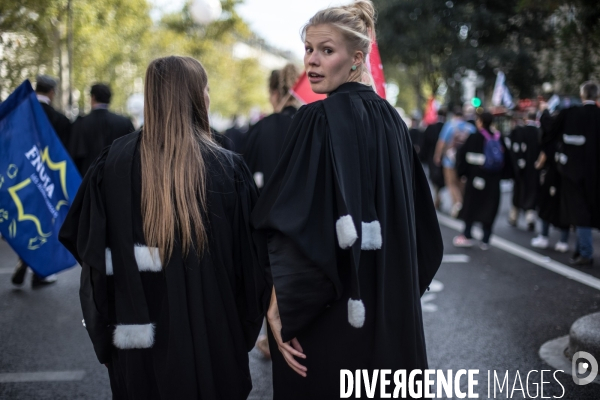 Manifestation des professions libérales contre le régime de retraites universel