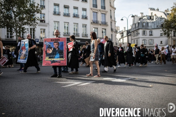 Manifestation des professions libérales contre le régime de retraites universel