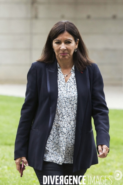 Anne HIDALGO conférence de presse sur la pollution de l air à Paris