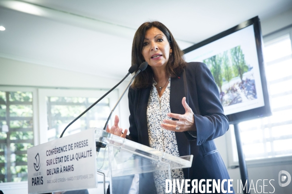 Anne HIDALGO conférence de presse sur la pollution de l air à Paris