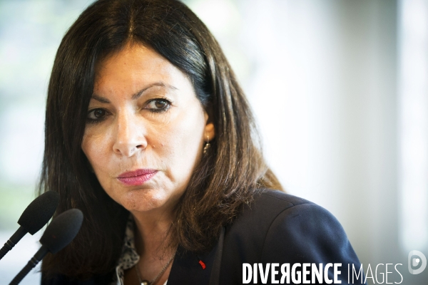 Anne HIDALGO conférence de presse sur la pollution de l air à Paris