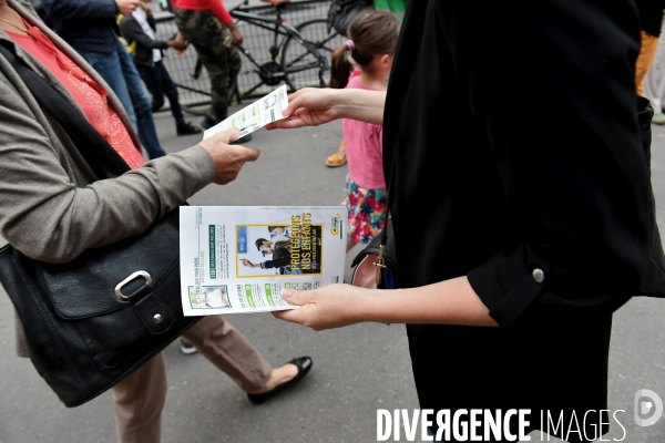 Elections municipales / Opération de piétonnisation d une école