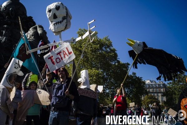 Les jeunes marchent pour le climat.