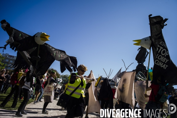 Les jeunes marchent pour le climat.